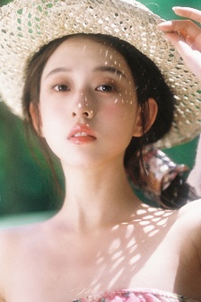 女主用蝉做裙子电影